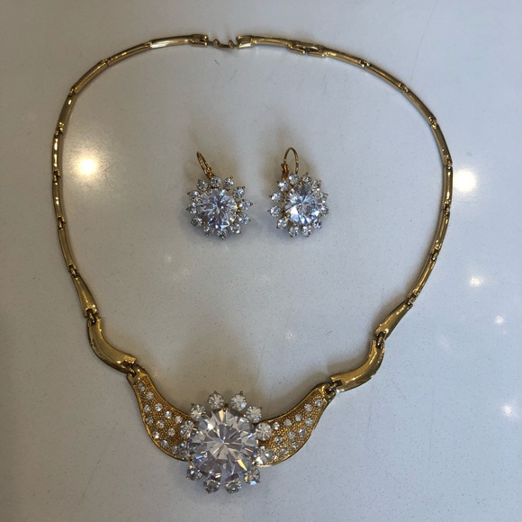 BNWT necklace and earrings jewelry set - Picture 1 of 6